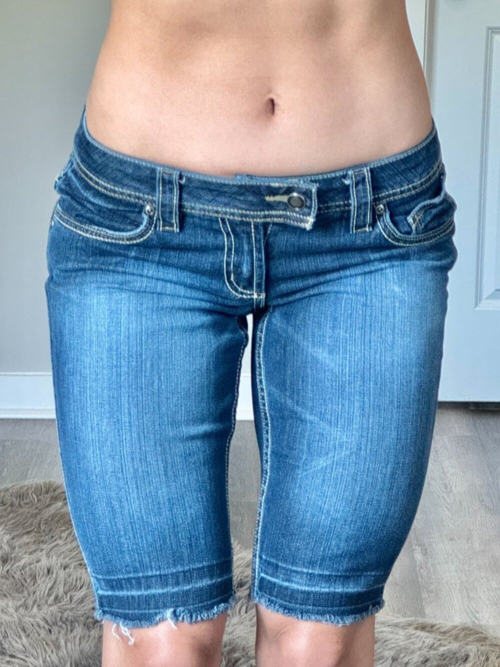 Vintage 2000s NoBo Low Rise Bermuda Jean Shorts Junior 7 Y2K It-Girl Festival